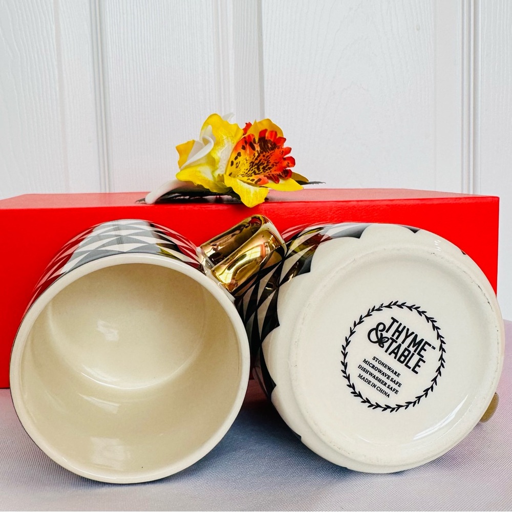 THYME & TABLE ~ Black and White Geometric Mug Set with Gold Handle